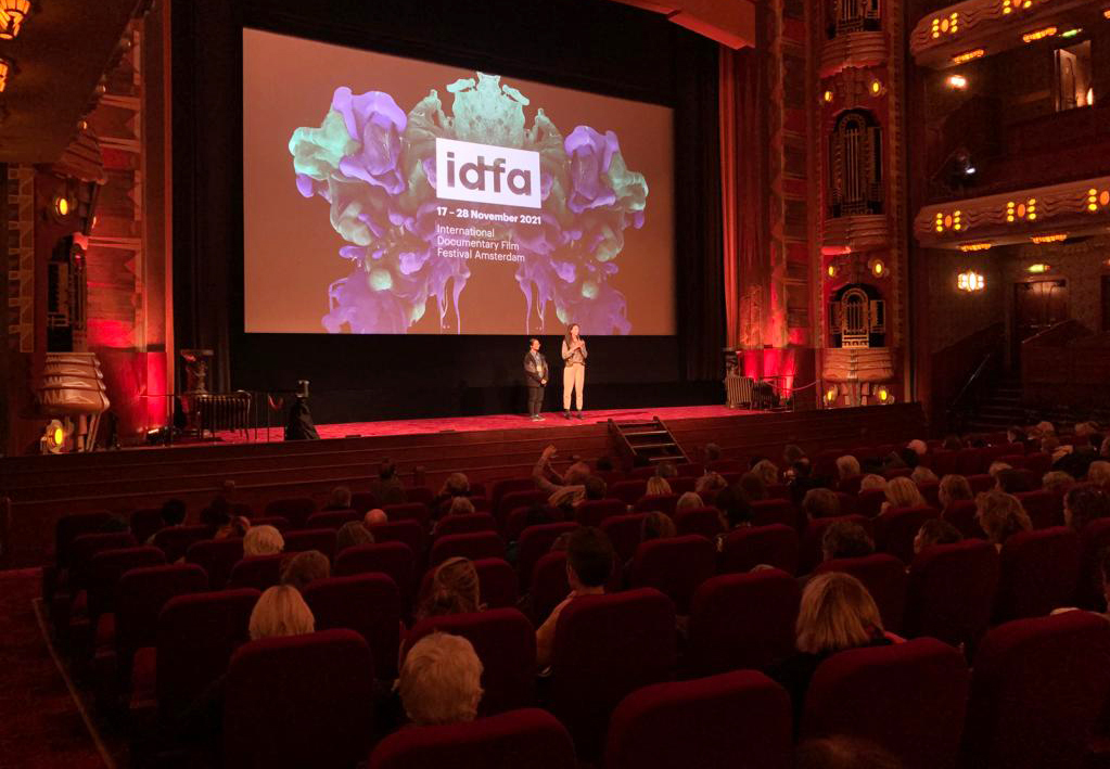 Hà Lệ Diễm được vinh danh Đạo diễn xuất sắc nhất tại Liên hoan Phim tài liệu Quốc tế Amsterdam cuối tháng 11/2021. Ảnh: Nhân vật cung cấp