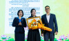 Nữ sinh khiếm thị Viện ĐTBC&TT nhận bằng khen của Bộ Giáo dục