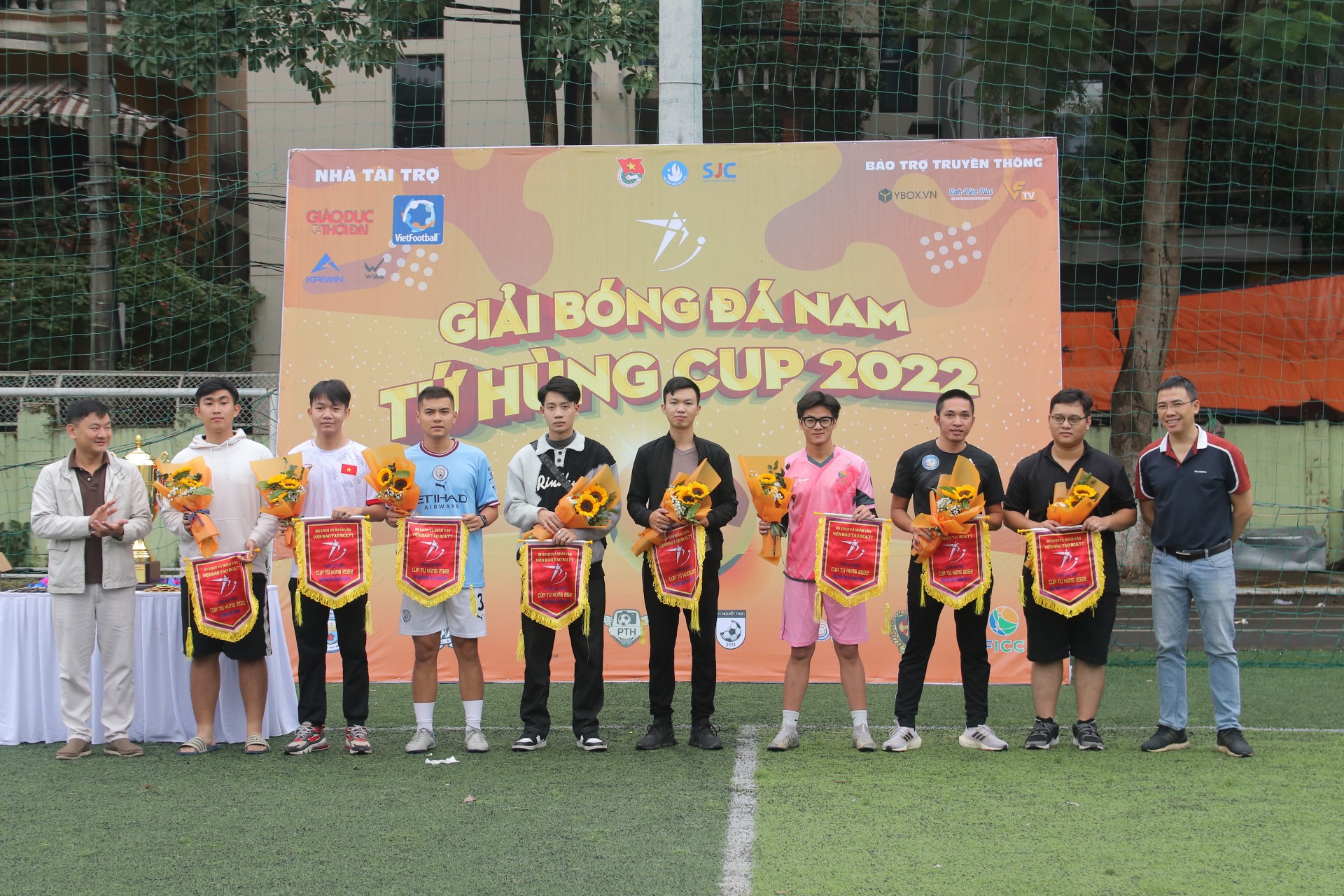 Tứ Hùng Cup 2022 khai mạc bùng nổ