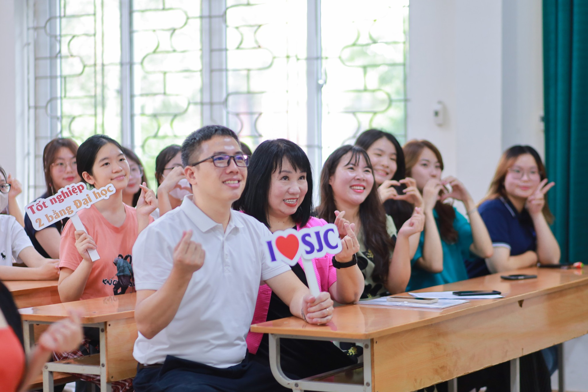 Nghĩ về người thầy dạy báo chí thời đại số: Nỗi sợ và sự tỉnh thức?!