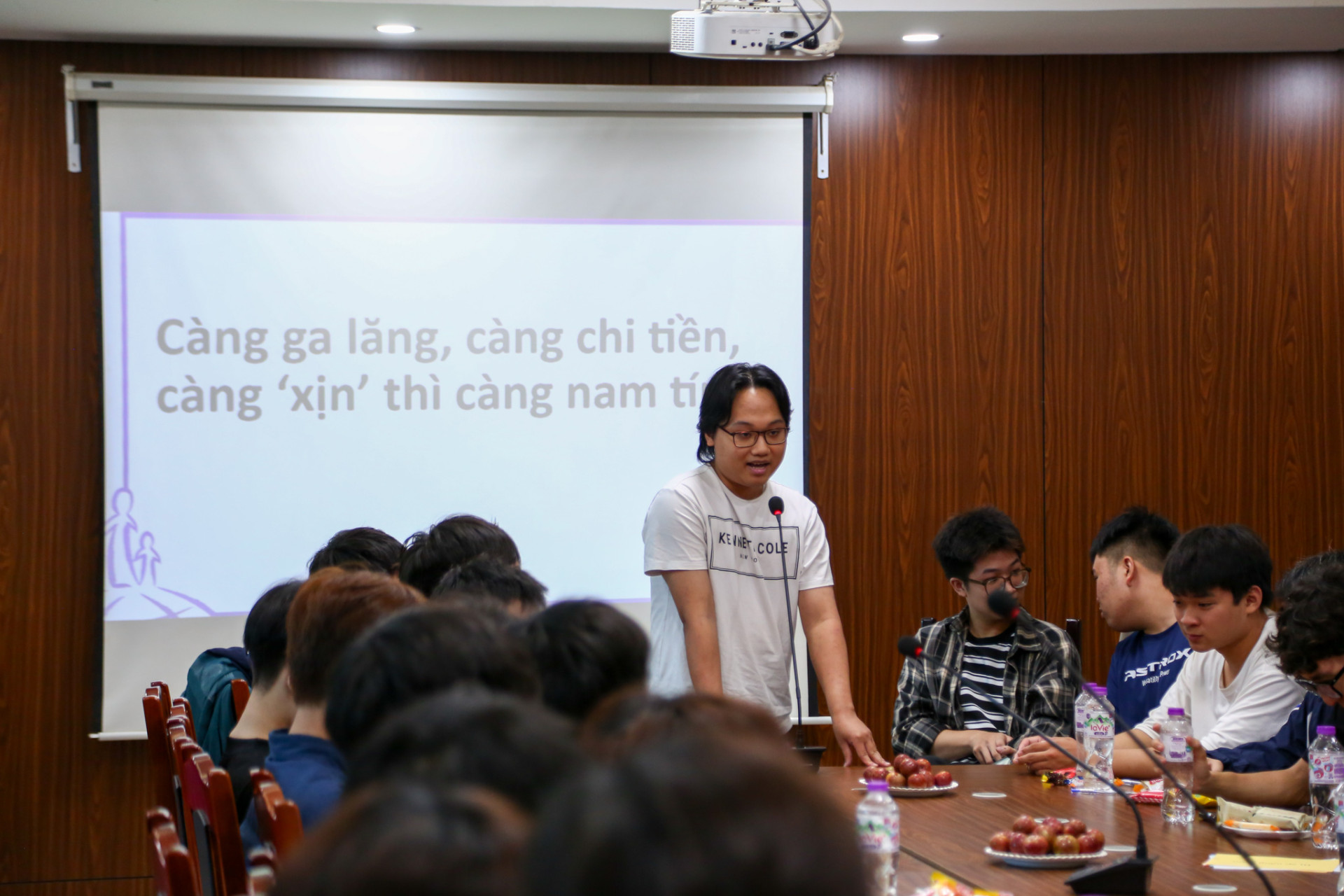 Phá bỏ định kiến, định hình nam tính hiện đại tại chương trình “Đẹp trai từ khí chất - Lịch sự từ hành vi” cho nam sinh SJC